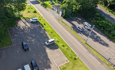 写真：駐車場