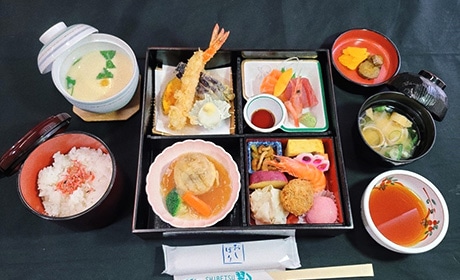 写真：弁当 2,000円