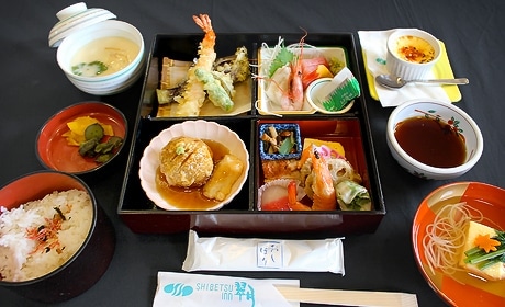 写真:松花堂弁当
