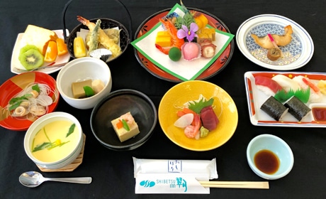 写真:法要膳(10品)